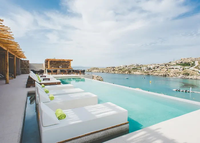 Super Paradise Suites